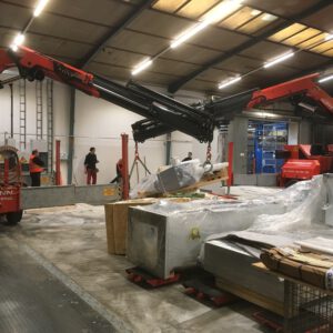 elektrokran-halleneinsatz-sondermontage-hueffermann Sondermontagekran-Kranlogistik-Spezialkrane von Hüffermann