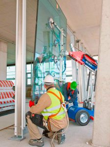 Glasroboter für Glasmontagen mieten von Hüffermann