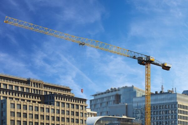 liebherr_turmdrehkran_125EC-B_hueffermann_kranvermietung Flat-Top-Kran 125 EC-B - Turmdrehkran mieten Hüffermann