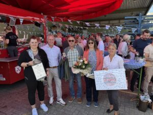 Auszeichnung Kranfahrer Legende Fidi Ehlers anlässlich 50- jährigem Betriebsjubiläum bei Hüffermann