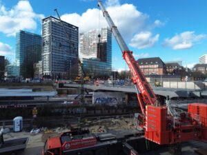 Kran Hamburg - Kran mieten Hamburg - Kranarbeiten Brückenbau Berliner Tor