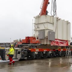 Verladearbeiten Trafo Hafen Stade SPMT-Einsatz Kranarbeiten Hüffermann