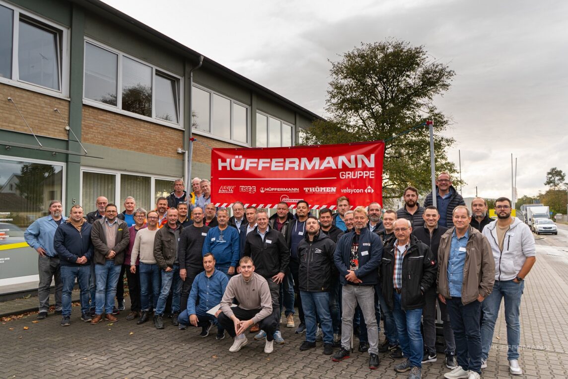 Vertriebsmeeting der Hüffermann Gruppe in Frankfurt - SPMT Lift& Shift